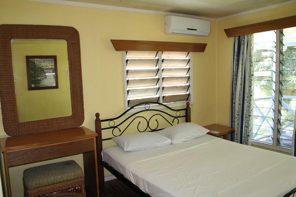 Ratu Kini Backpackers And Dive Resort Остров Мана Стая снимка