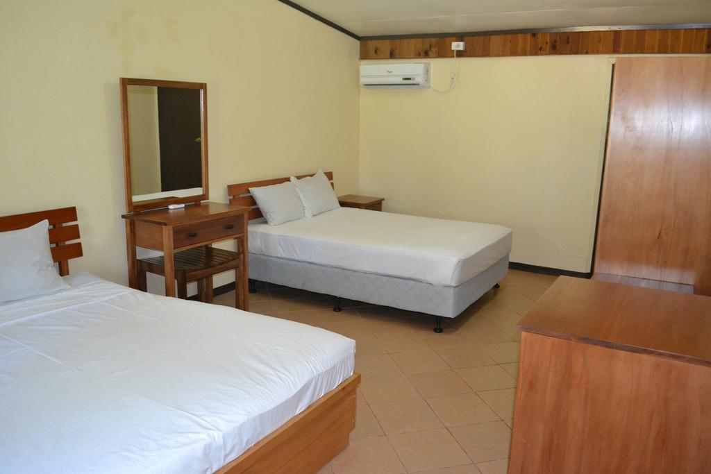 Ratu Kini Backpackers And Dive Resort Остров Мана Стая снимка