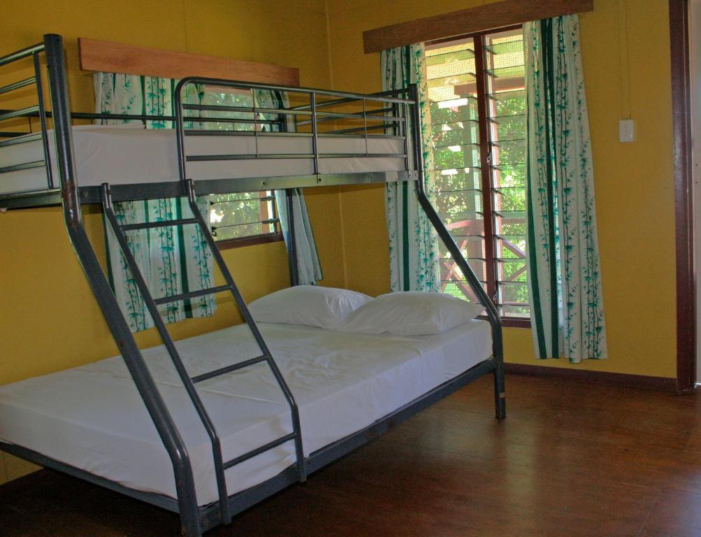 Ratu Kini Backpackers And Dive Resort Остров Мана Стая снимка