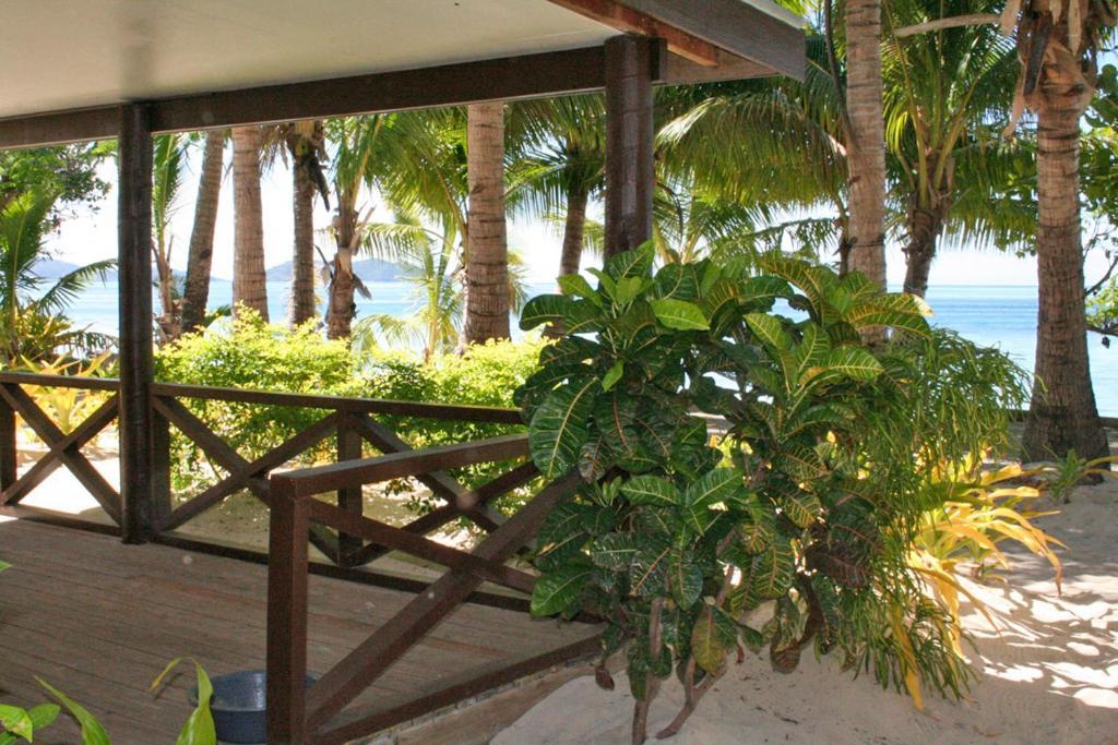 Ratu Kini Backpackers And Dive Resort Остров Мана Стая снимка